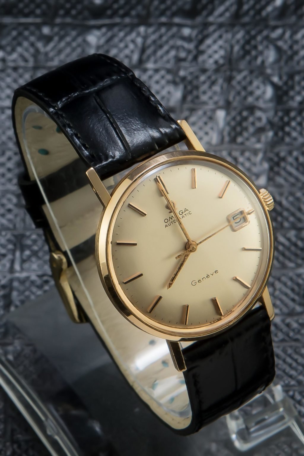 Omega Classic Vintage 14K Rose Gold 36mm Automatic - Pawndeluxe ...