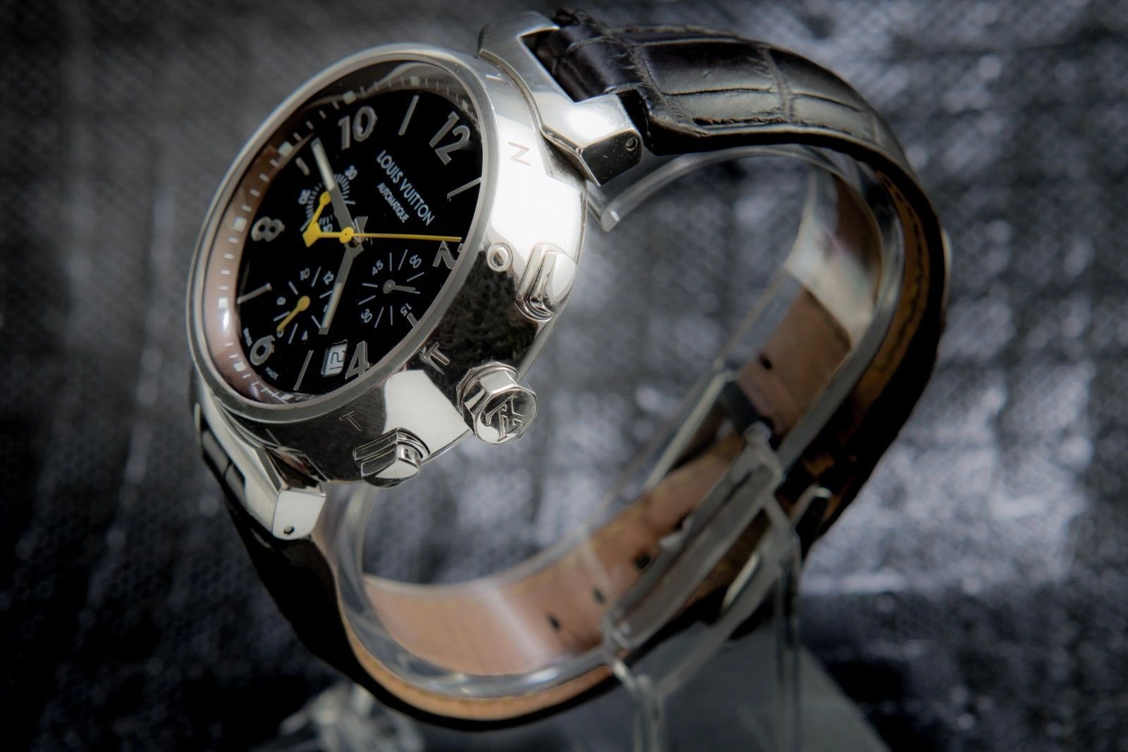 Louis Vuitton - Tambour In Black LV277 Chronograph - NO - Catawiki